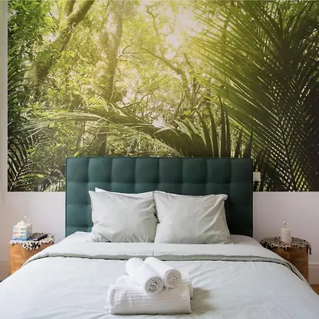 Beautiful 3-story House In Chiado With A 40m² Private Terrace Διαμέρισμα *