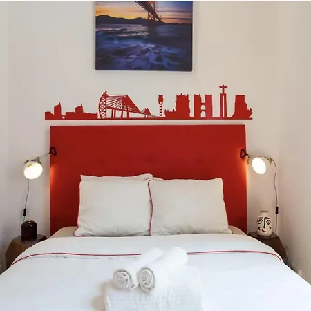 Daire Beautiful 3-story House In Chiado With A 40m² Private Terrace Lisboa