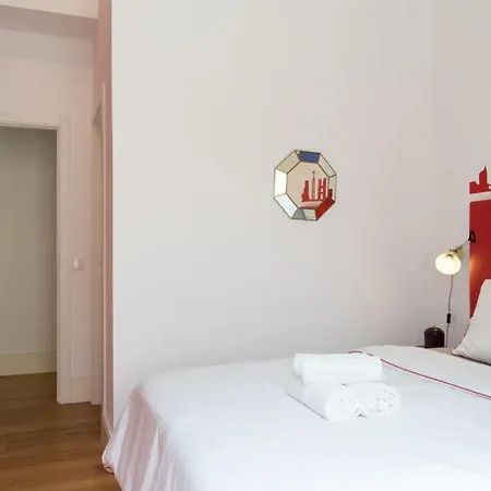 Beautiful 3-story House In Chiado With A 40m² Private Terrace