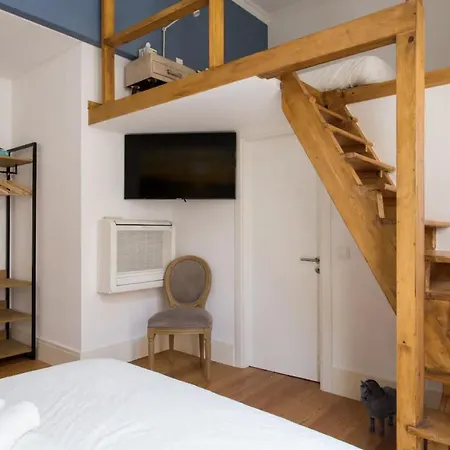 Beautiful 3-story House In Chiado With A 40m² Private Terrace Appartamento Lisbona