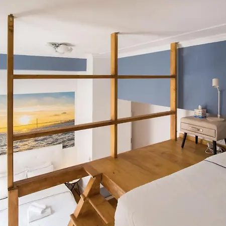 Beautiful 3-story House In Chiado With A 40m² Private Terrace Lisbona