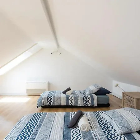 Beautiful 3-story House In Chiado With A 40m² Private Terrace Appartamento