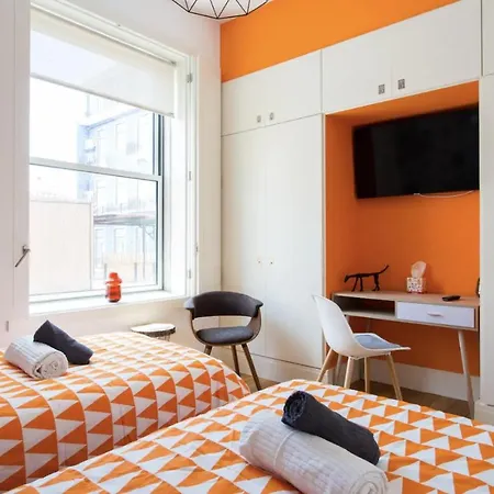 Beautiful 3-story House In Chiado With A 40m² Private Terrace Lisboa